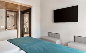 Hotel Nh Collection Palacio De Castellanos  4*